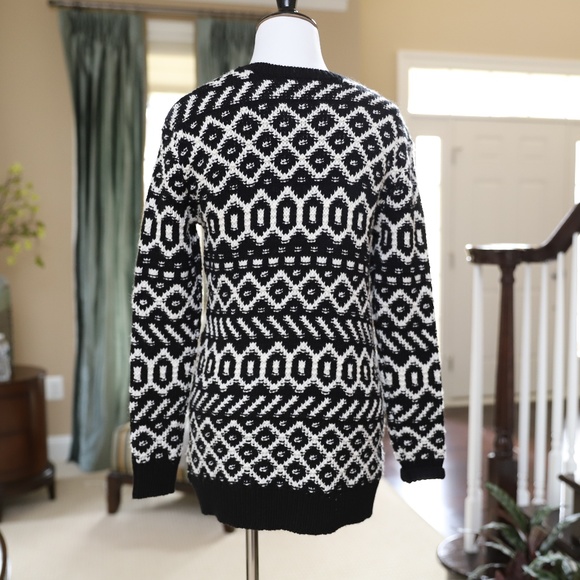 Ann Taylor sweater - Picture 2 of 3